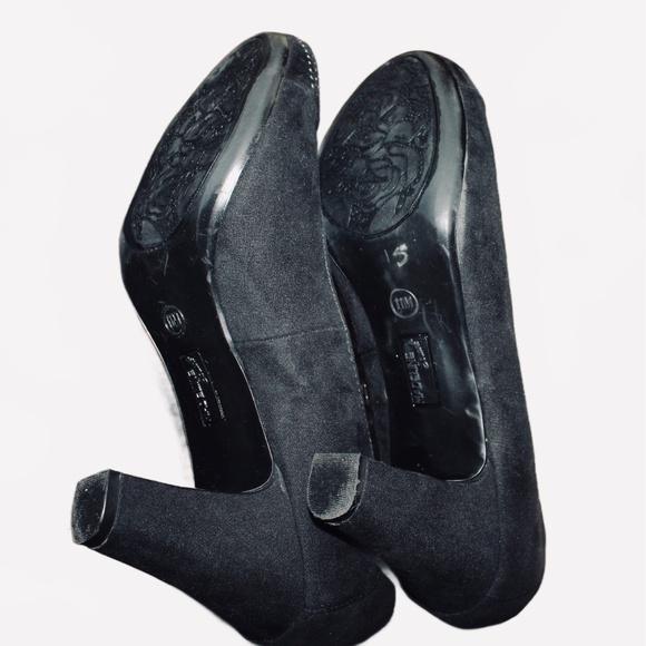 Women’s Madeline Stuart Amanda Heels, Black Suede-like, Studded Toes, Size 11M - Picture 2 of 7